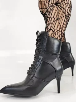 Bottines noires à talons aiguilles et bout pointu à lacets