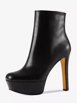 Bottines à plateforme noires et à talons hauts et bout rond