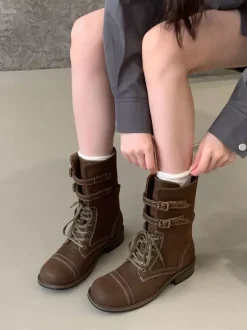 Bottines plates à lacets bout rond et boucle pour femmes