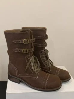 Bottines plates à lacets bout rond et boucle pour femmes