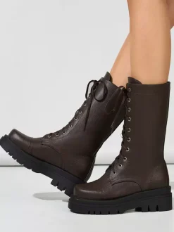Bottines plates marron à lacets et bout rond pour femme