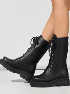 Bottines plates marron à lacets et bout rond pour femme
