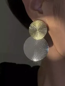 Boucles d'oreilles bicolores pour adulte style européen décontracté forme géométrique ronde. Bijou du quotidien