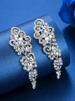 Boucles d'oreilles en cristal blanc pour adulte style vintage décontracté avec motif floral.