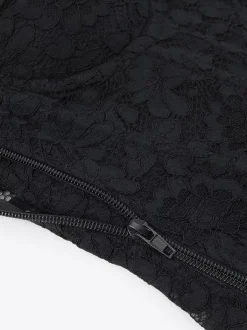 Bustier noir en dentelle avec dos transparent et bretelles