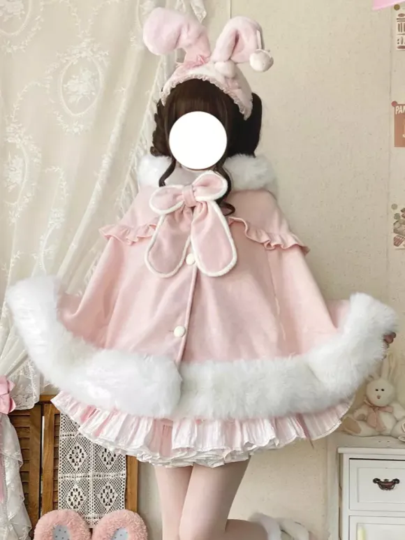Cape Sweet Lolita en laine à capuche avec oreilles de lapin et poches idéale pour la mode Lolita automne-hiver.