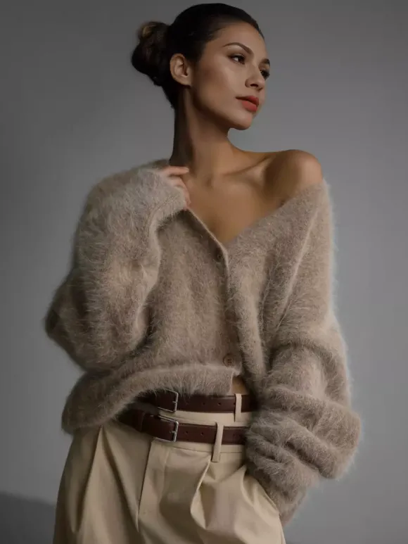 Cardigan en fausse fourrure kaki à manches longues et col en V surdimensionné pour femme vêtement d'extérieur confortable pour le printemps 2026