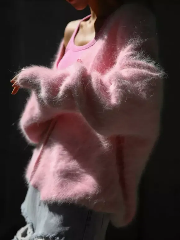 Cardigan en fausse fourrure kaki à manches longues et col en V surdimensionné pour femme vêtement d'extérieur confortable pour le printemps 2026