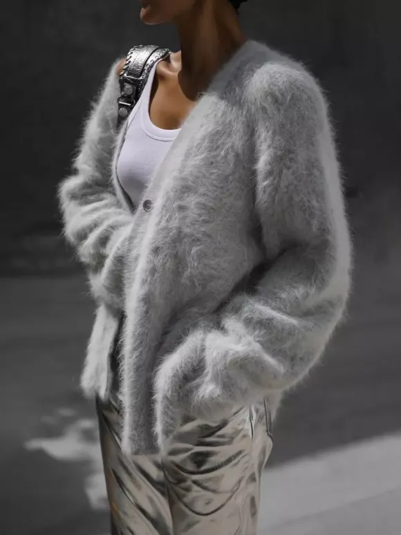 Cardigan en fausse fourrure kaki à manches longues et col en V surdimensionné pour femme vêtement d'extérieur confortable pour le printemps 2026