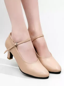 Chaussures de danse latine noires à bout rond style Mary Jane pour la danse de salon.