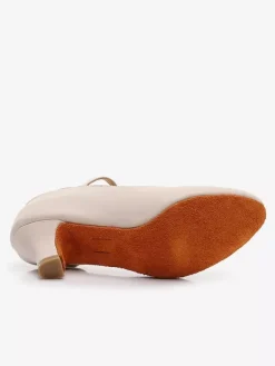 Chaussures de danse latine noires à bout rond style Mary Jane pour la danse de salon.