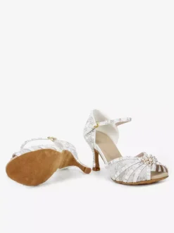Chaussures de danse latine en satin à bout ouvert ornées de perles et d'une boucle. Chaussures de bal.
