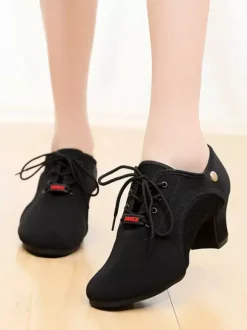 Chaussures de danse latine noires à bout fermé chaussures de danse de salon