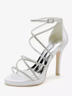 Chaussures de mariage blanches en satin à bout ouvert et à lanières avec strass