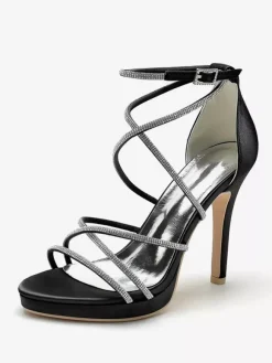 Chaussures de mariage blanches en satin à bout ouvert et à lanières avec strass