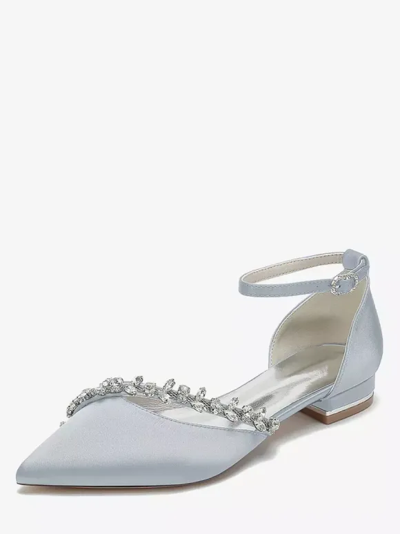 Chaussures de mariage plates en satin à bout pointu avec strass et bride à la cheville