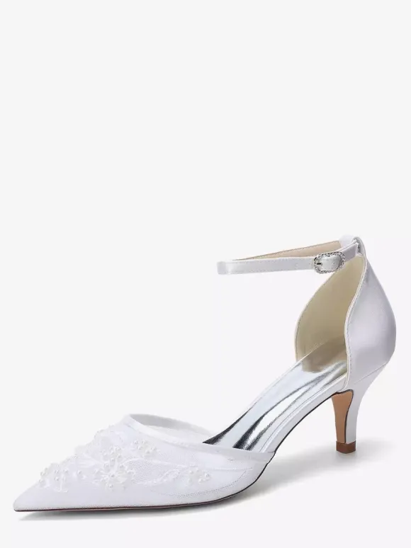 Chaussures de mariée à petits talons bout pointu et bride cheville perlée