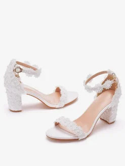 Chaussures de mariée blanches sandales femme de mariage décoré des perles