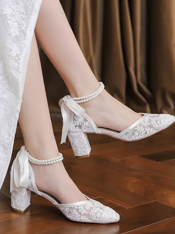 Chaussures de mariée en dentelle bout pointu perles talon compensé bride cheville