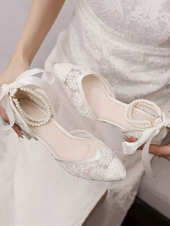 Chaussures de mariée en dentelle bout pointu perles talon compensé bride cheville