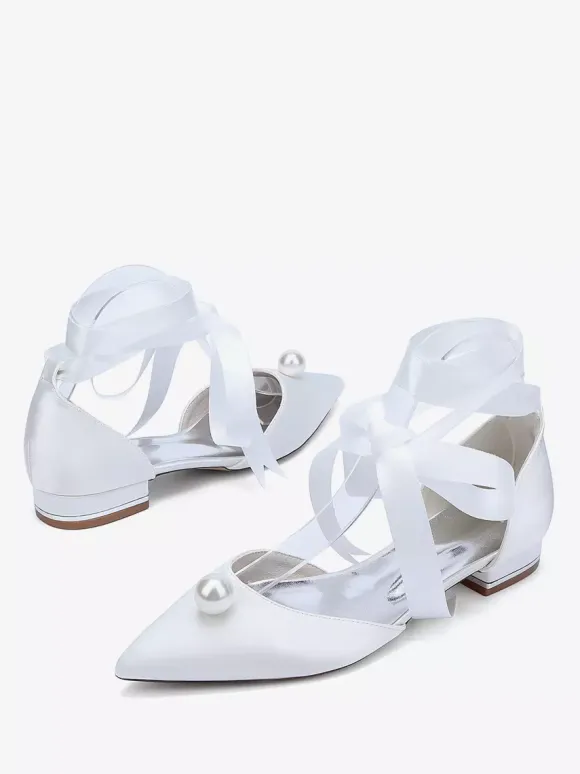 Chaussures de mariée en satin à bout pointu et à lacets avec perles
