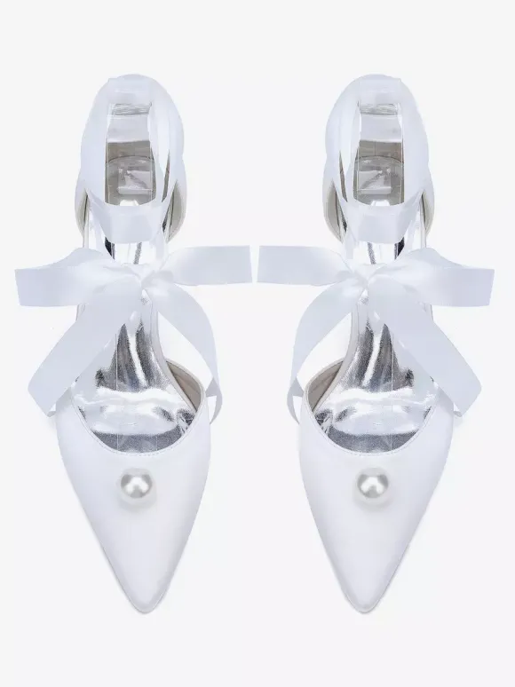 Chaussures de mariée en satin à bout pointu et à lacets avec perles
