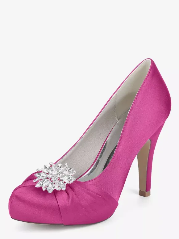 Chaussures de mariée en satin à bout rond et talons hauts avec strass