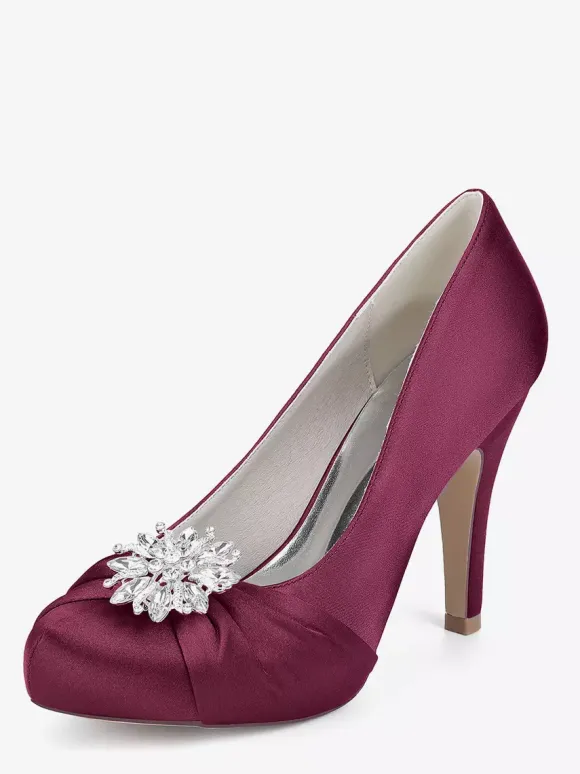 Chaussures de mariée en satin à bout rond et talons hauts avec strass