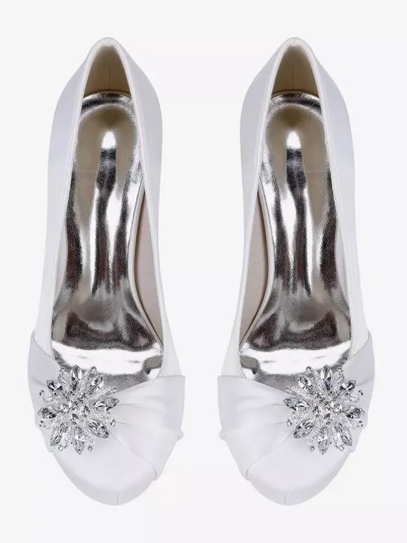 Chaussures de mariée en satin à bout rond et talons hauts avec strass