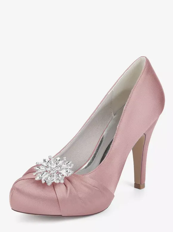 Chaussures de mariée en satin à bout rond et talons hauts avec strass