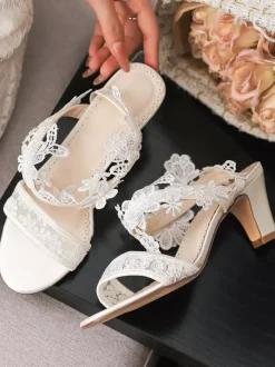 Chaussures de mariée ivoire à lacets bout ouvert et talon compensé