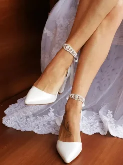 Chaussures de mariée ivoire à talons épais et bout pointu strass lacets 2026