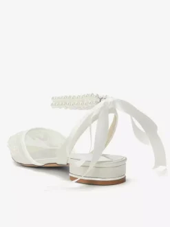 Chaussures de mariée plates en dentelle à bout pointu perles et bride cheville