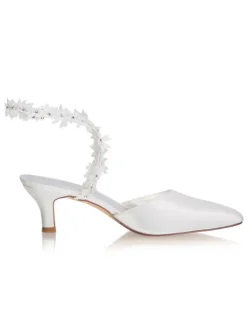 Chaussures femme ivoire bout pointu talon carré en satin