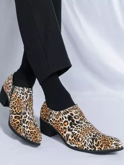 Chaussures habillées pour hommes à bout pointu et talon compensé léopard