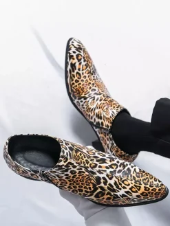 Chaussures habillées pour hommes à bout pointu et talon compensé léopard
