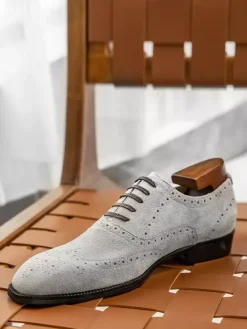 Chaussures Oxford en daim pour hommes bout rond lacets style brogue.
