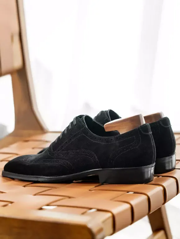 Chaussures Oxford en daim pour hommes bout rond lacets style brogue.