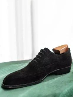 Chaussures Oxford en daim pour hommes bout rond lacets style brogue.