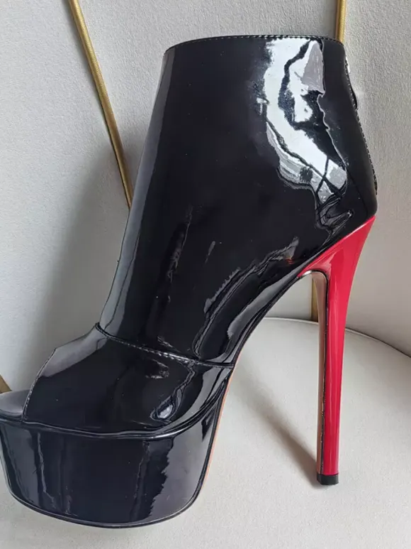 Chaussures sexy pour femmes bout ouvert plateforme boucle talons vertigineux style strip-teaseuse