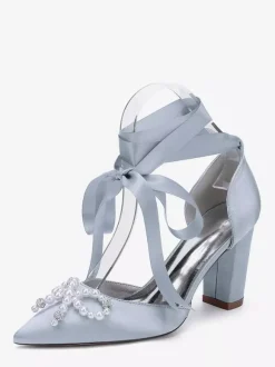 Chaussures de mariage blanches en satin à bout pointu et perles n艙ud et talon épais