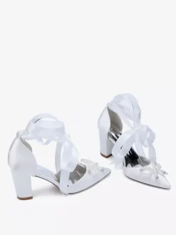 Chaussures de mariage blanches en satin à bout pointu et perles n艙ud et talon épais