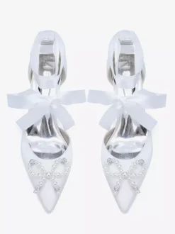 Chaussures de mariage blanches en satin à bout pointu et perles n艙ud et talon épais