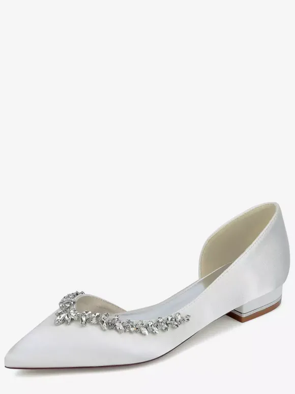 Chaussures de mariage plates ivoire en satin à bout pointu et strass