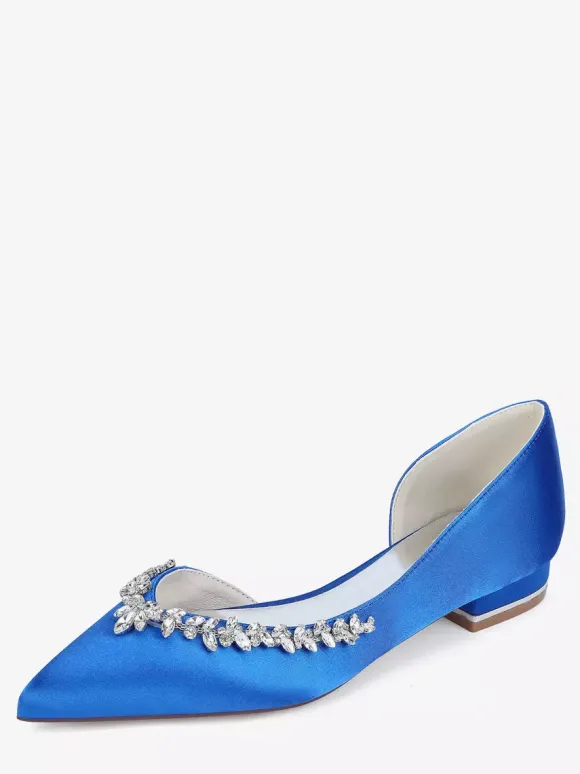 Chaussures de mariage plates ivoire en satin à bout pointu et strass
