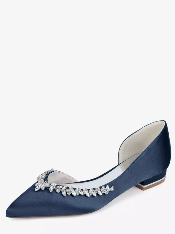 Chaussures de mariage plates ivoire en satin à bout pointu et strass