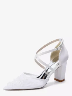 Chaussures de mariée en dentelle pour femmes bout pointu brides croisées talons carrés.