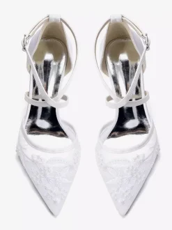 Chaussures de mariée en dentelle pour femmes bout pointu brides croisées talons carrés.