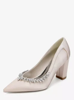Chaussures de mariée en satin à bout pointu et talons épais avec strass