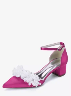 Chaussures de mariée en satin à bout pointu et talons compensés ornés de perles